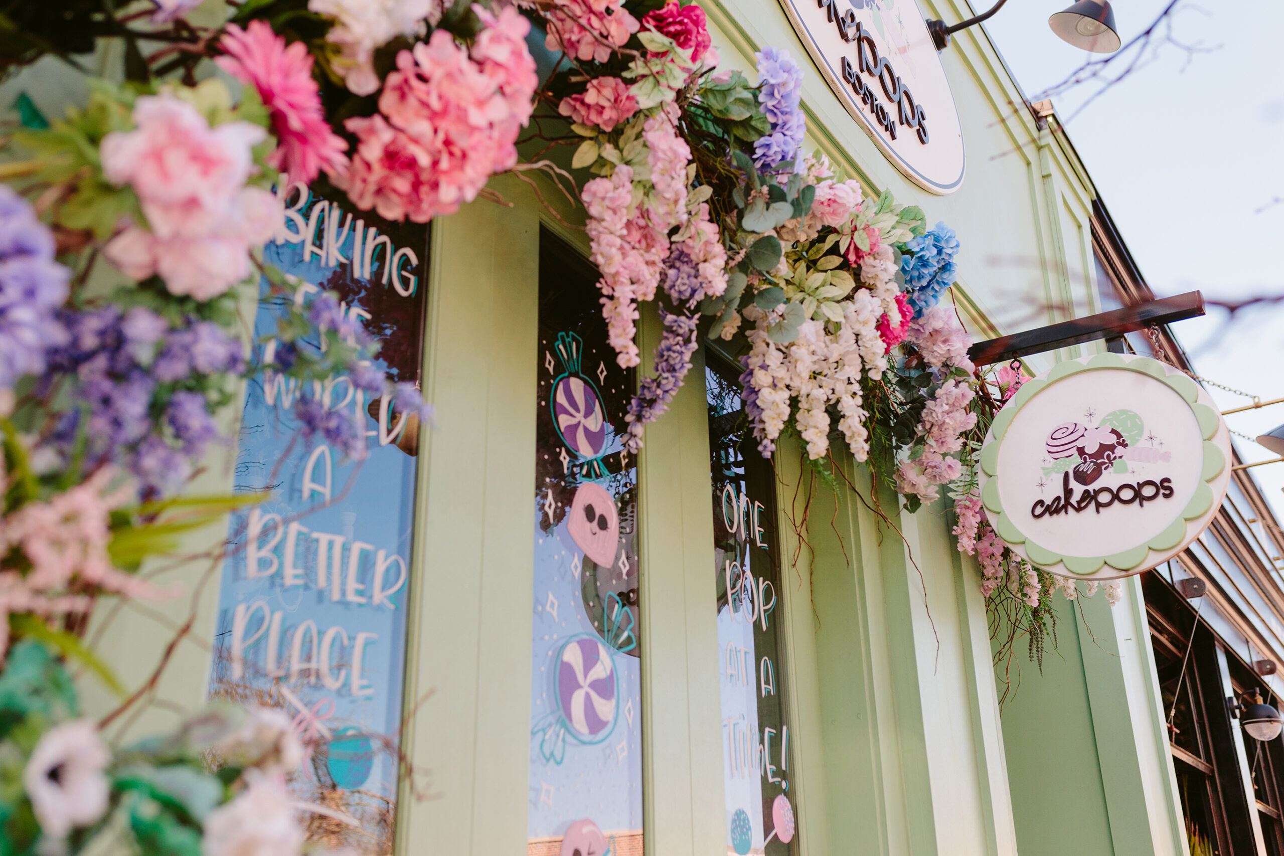 Cakepops-Storefront-Bake-The-World-A-Better-Place